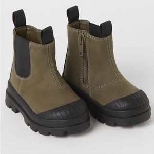 H&M Chelsea Boots Dark Khaki Green Size 4-5 EUC